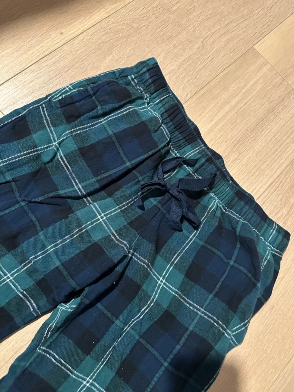 Old Navy Green and Navy Plaid Pajama Pants- size medium